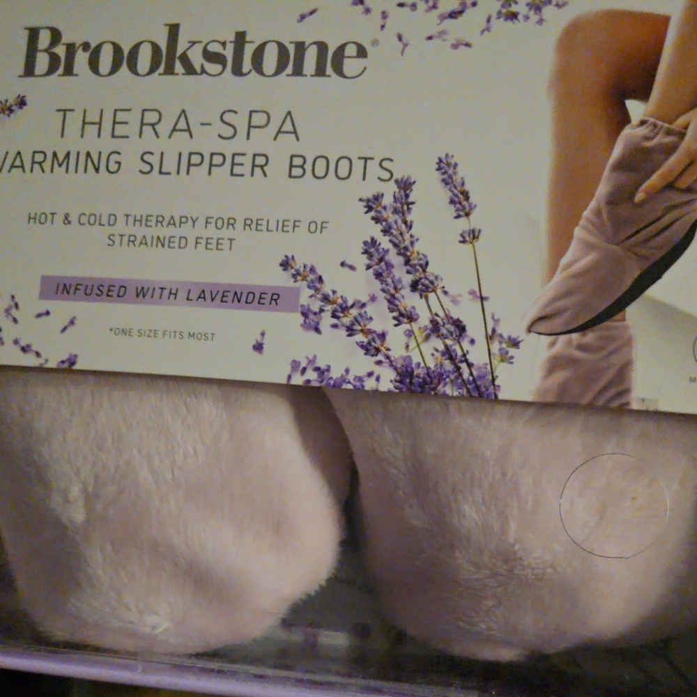 Brookstone Lavender Infused Warming Slippers - Soft Pink
